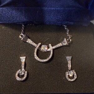 Montana Silversmiths Silver Horseshoe Necklace Set
